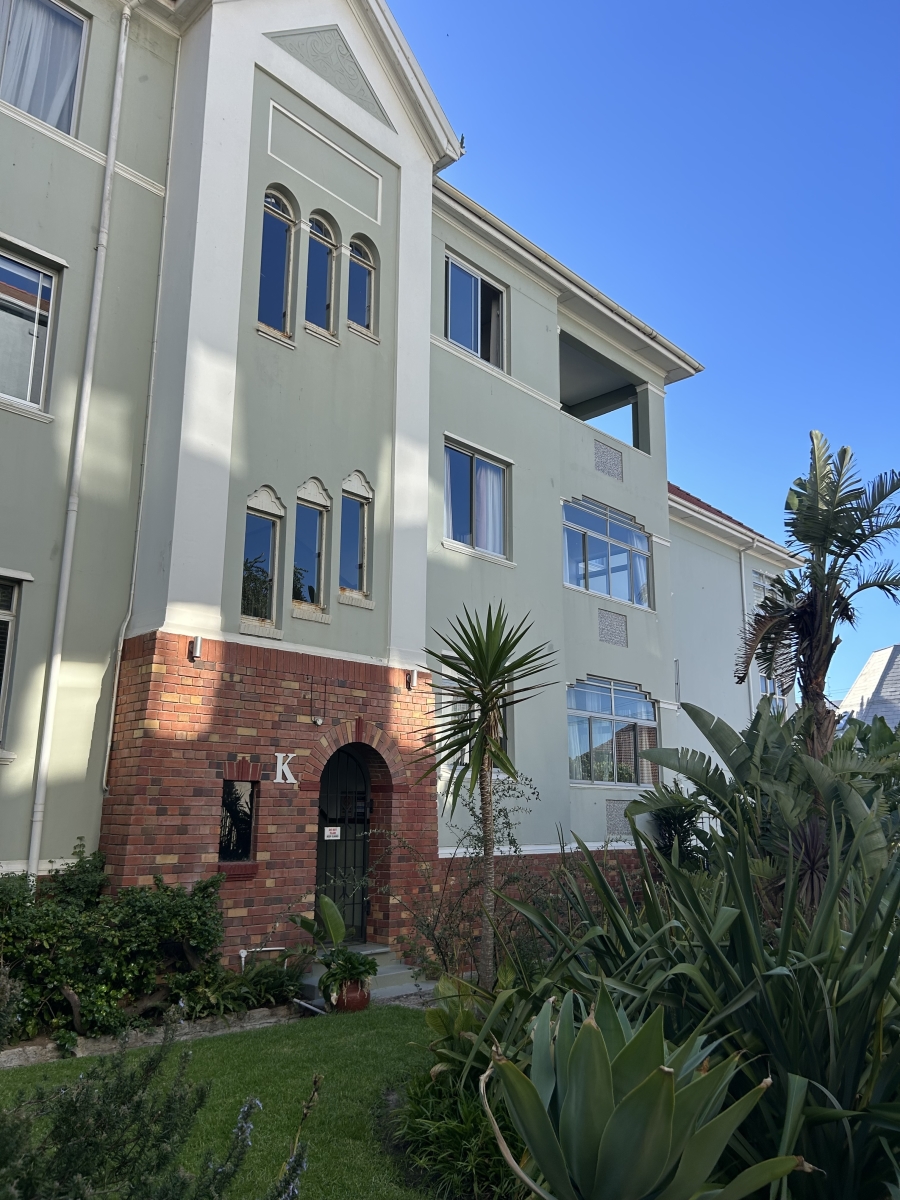 1 Bedroom Property for Sale in Green Point Western Cape